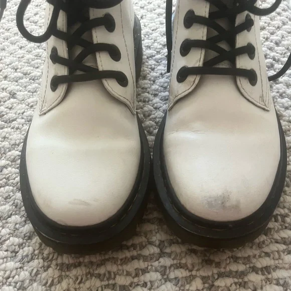 Dr Martens Lace Up Boots White and Black - Picture 6 of 6